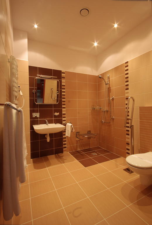 Hotel Sahara Bielsko-Biala Bagian luar foto